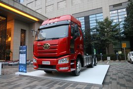 独立空调驻车暖风油箱加热一个不少 解放新J6四季款牵引车终于来了