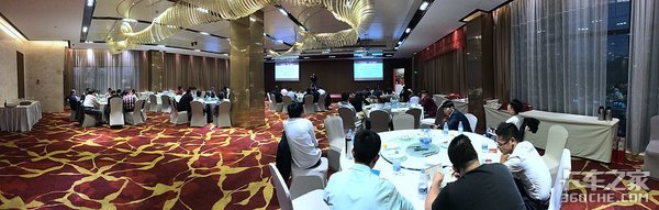 东风天龙哥冠军讲堂广州站开幕 旗舰520新品亮相