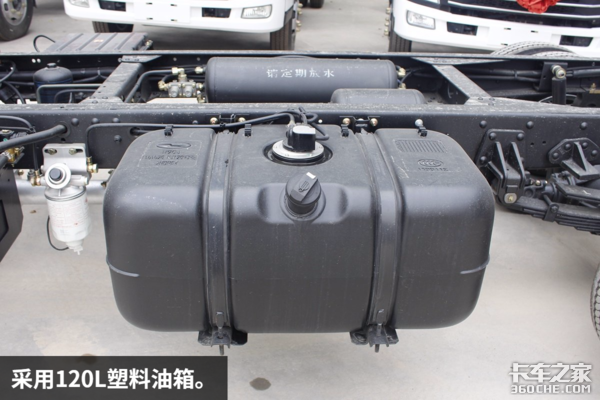 ����8��ĳ���������&nbsp;�µ�300N���ݵ���