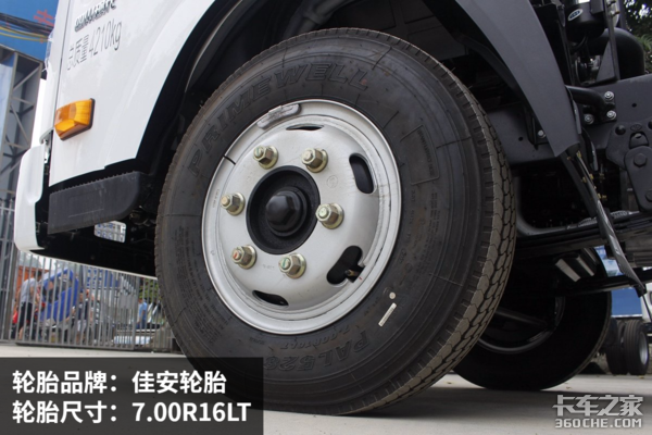 ����8��ĳ���������&nbsp;�µ�300N���ݵ���