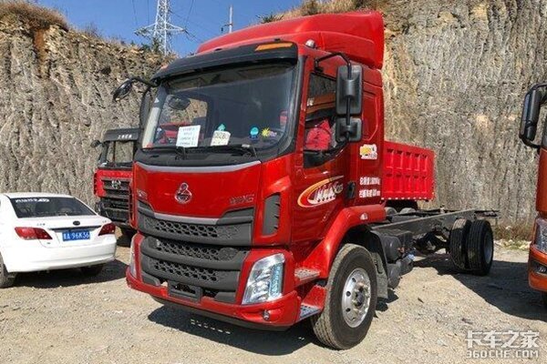 解放J6L现价10.8万 五款国五6米8中卡导购