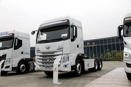 480马力乘龙H7 带液力缓速器不再愁下坡