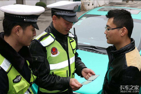 想要考證開車 首先你得搞清楚駕照分類