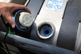 ��������&nbsp;���ֶ���FH16&nbsp;700���������