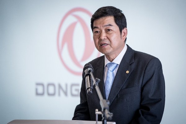 东风队参加2017-18沃尔沃环球帆船赛首站起航