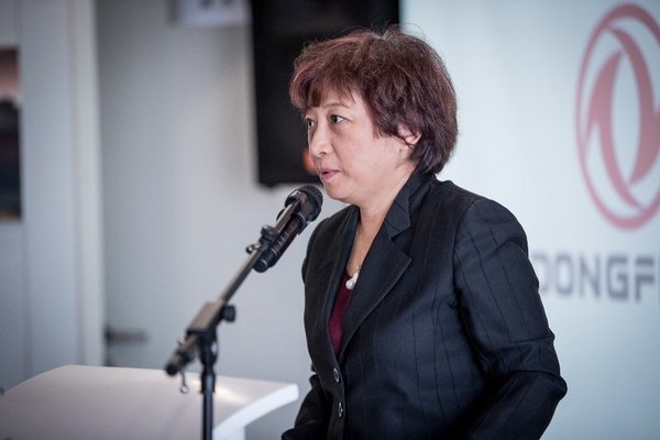 东风队参加2017-18沃尔沃环球帆船赛首站起航