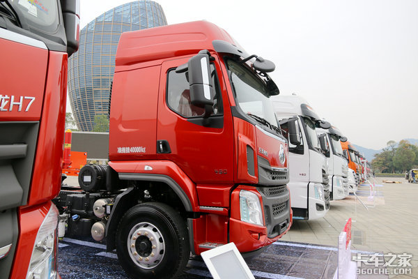 430马力仅重7.7吨 实测乘龙H5轻量化卡车