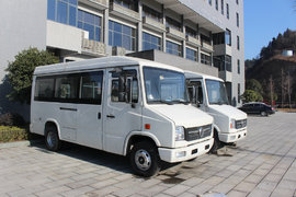 试驾东风天来:轻松货运拓展性强 综合了4米2和VAN的双重优势