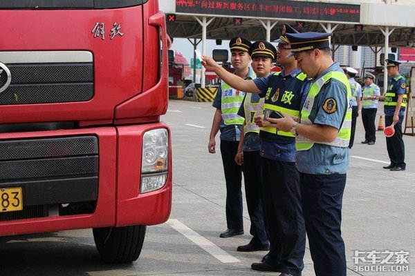 人大代表徐冠巨：莫让大货车变'大祸车'