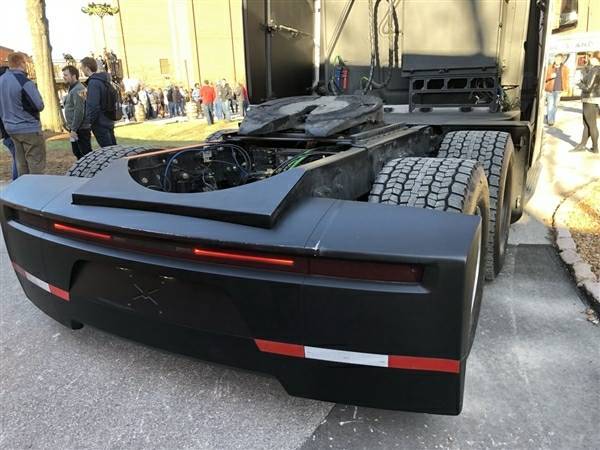 ��˹���綯�ؿ�Semi&nbsp;Truck����ϸ���ع�