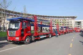 成交130台 解放轿运车品鉴会武汉召开