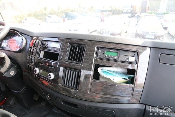 外观更加饱满解放2018款J6L载货车上市