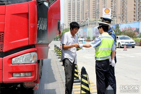 又是一年清明节 多地发布货车限行规定