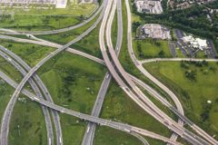 ��������ϵ���ٽ��ɳ�����ͨ���䷢չ