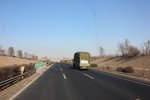 高速公路没路灯？原因不为省钱而为安全