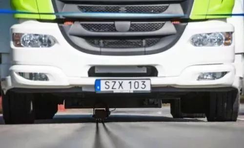 瑞典充电公路：电动汽车可边开边充电