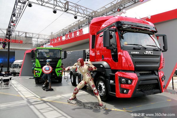 “钢铁侠”“绿巨人”亮相北京车展 江铃重汽威龙重卡实力圈粉