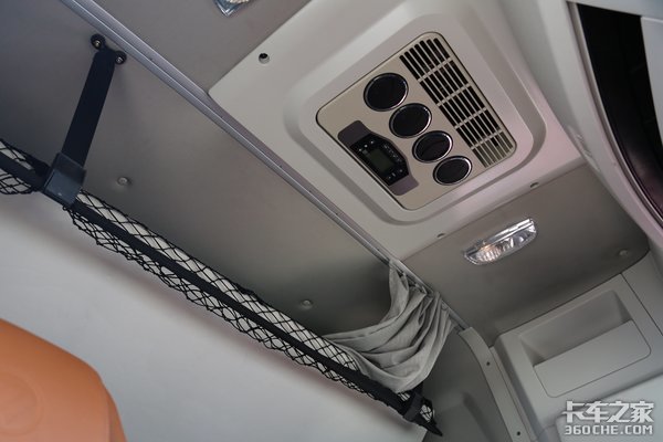 冷暖独立空调、豪华动力链 欧曼EST-A超级卡车亮相车展