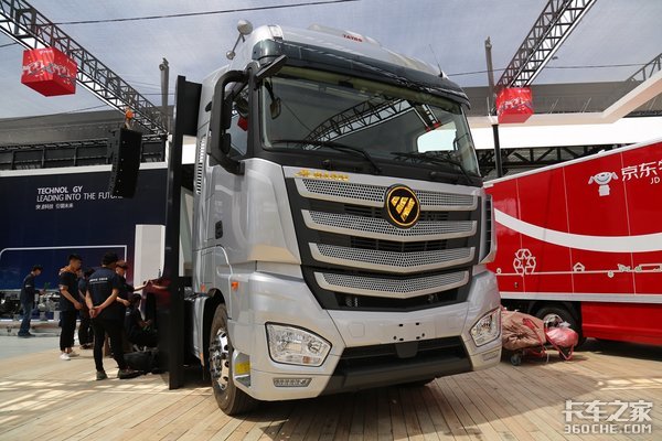 冷暖独立空调、豪华动力链 欧曼EST-A超级卡车亮相车展