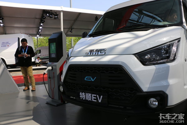 综合工况续航180km,2h充电80% 江铃推出纯电动VAN
