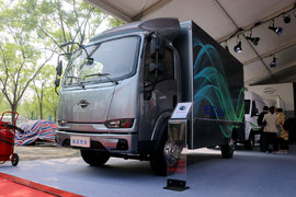 其中一款在中国没法充电 只能出口老美拉快递 长江EV这俩车最有看点