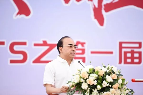 英雄油你缔造 TS广汽日野好司机大赛启动仪式新增376辆轿运车签约仪式