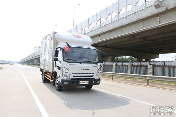 动力猛底盘强,这台重载金刚不负你的重托