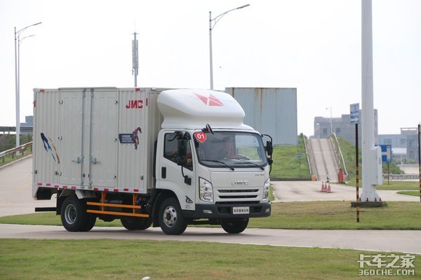 动力猛底盘强,这台重载金刚不负你的重托