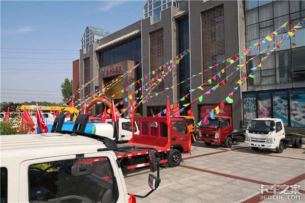 时风轻卡专用车 湖北随州市场推介会精彩进行中