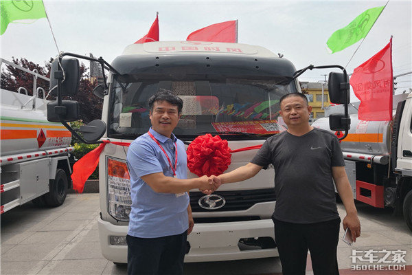 时风轻卡专用车 湖北随州市场推介会精彩进行中