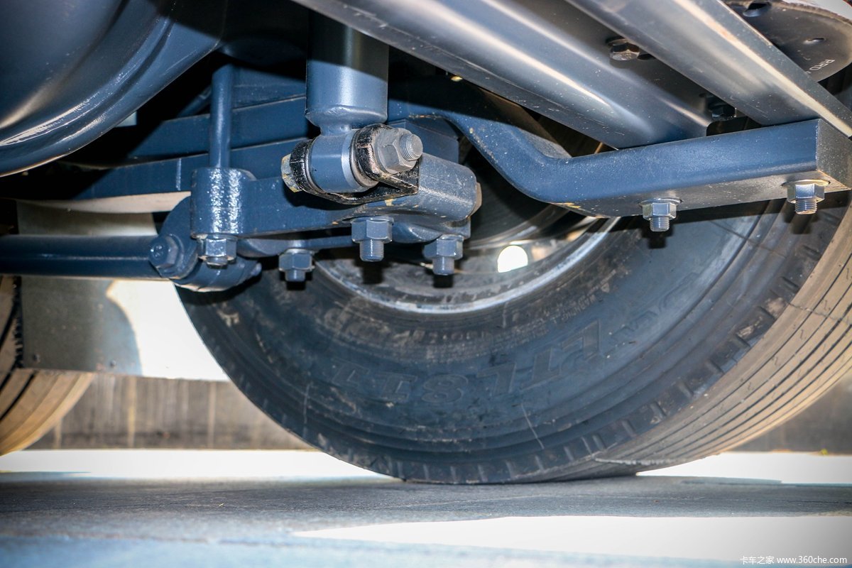 全车大单胎气囊桥这款车到底有多轻图片列表