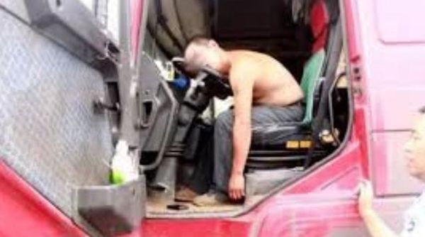 ��װ�յ�ע��3��&nbsp;���⽻���϶��Ƿ�����