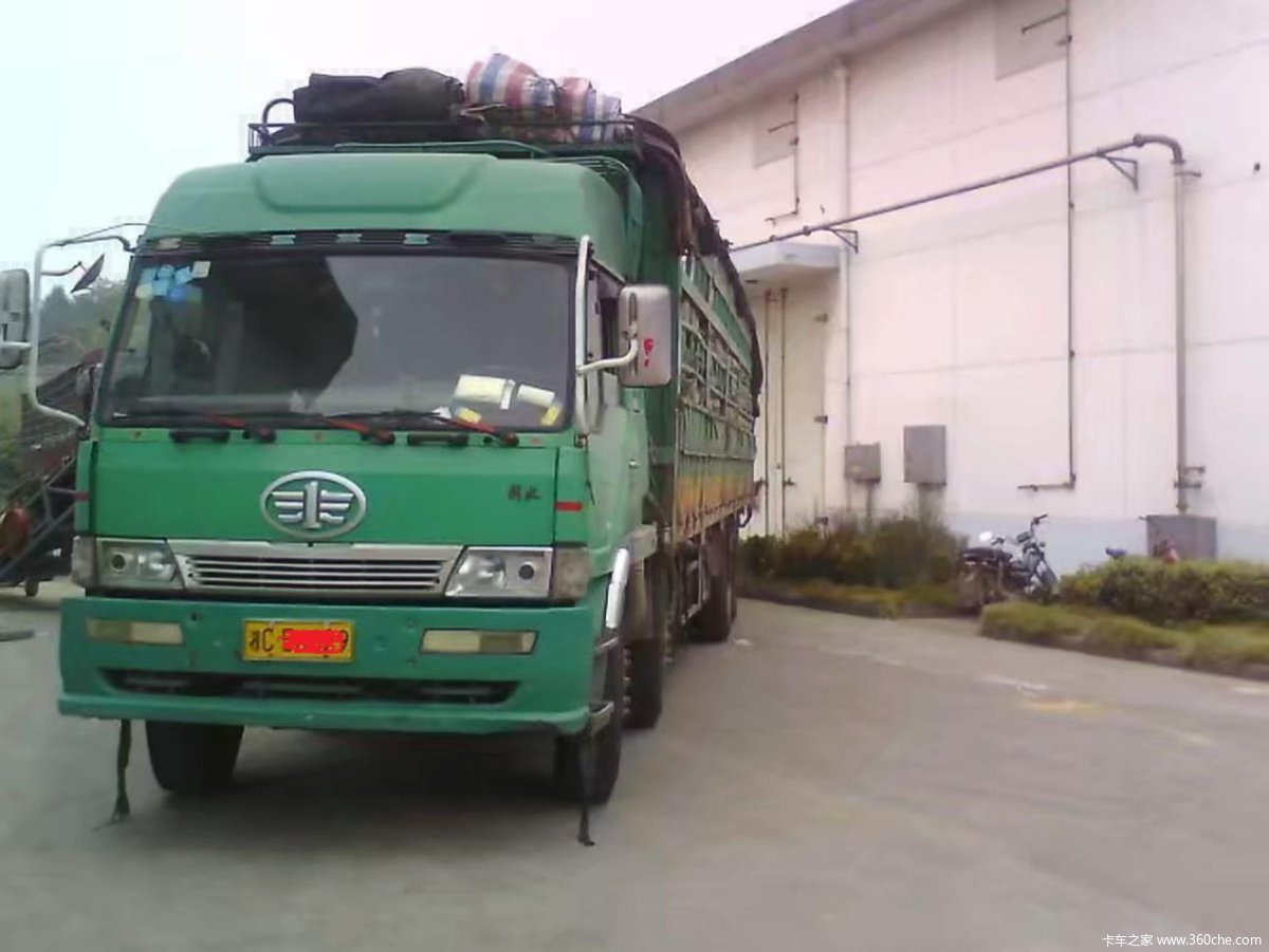 致我们家的老功臣解放四大重型卡车图片列表