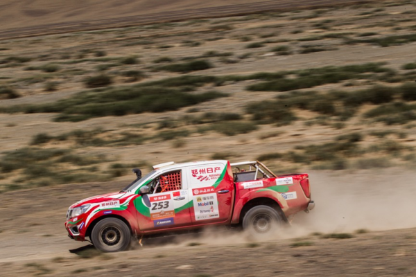 郑州日产纳瓦拉车队 捍卫环塔冠军荣耀