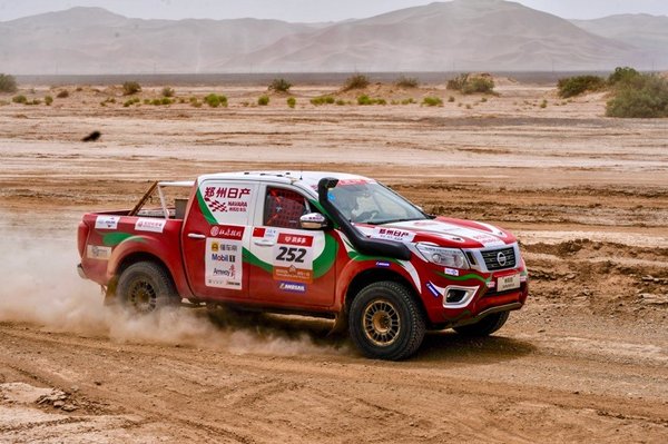 郑州日产纳瓦拉车队 捍卫环塔冠军荣耀