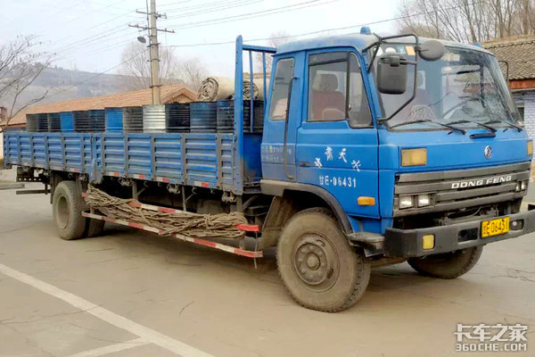 父亲与卡车：40年来驾照变化真的好大！