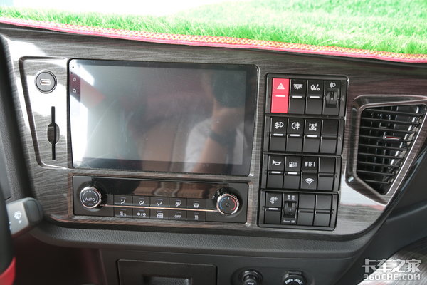 ȫ��λ�Ա���ڳ�&nbsp;JH6����550��½����