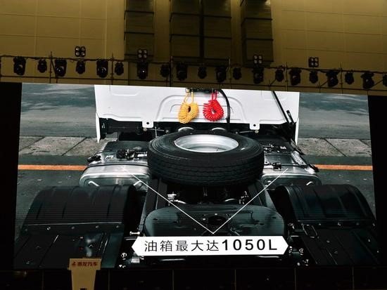 多拉一辆 图解乘龙T5长头轿运车