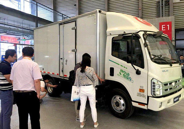 ����Դ�Ῠ�������ɫ��������ѳ��ͽ�