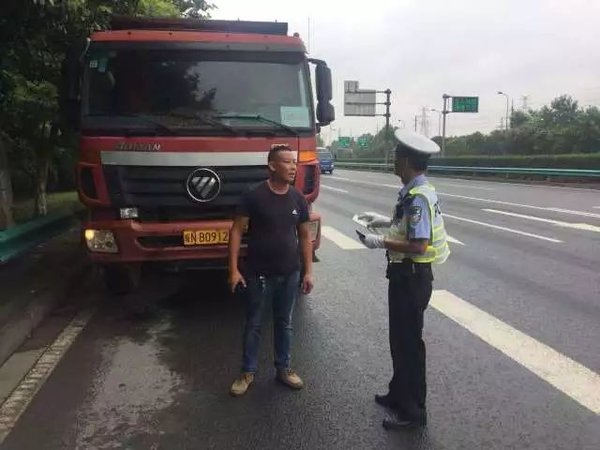 �Ϻ��������д��ͻ��˳�����ϸ������