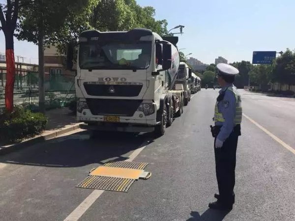 �Ϻ��������д��ͻ��˳�����ϸ������