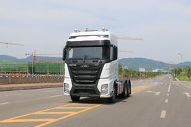 平地板驾驶室? 江铃宽体版重卡独家曝光,全车大改