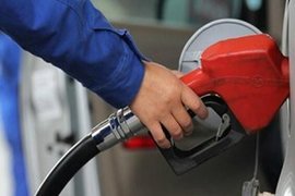 国内成品油价7月24日0点迎来下调 加满一箱油少花6元