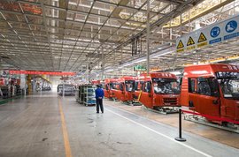 炎炎夏日 这些卡车厂要放”高温假“啦