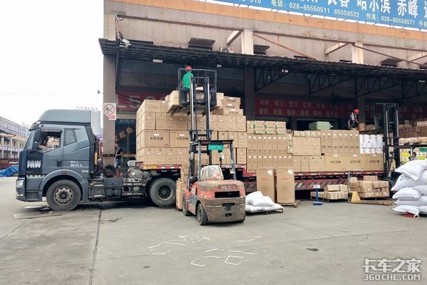 物流企业开始造车 是刚需还是跨界打劫?