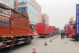 "借用"号牌瞒天过海 执勤民警当场识破，罚款一万