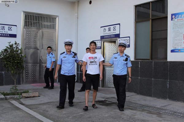 重卡与越野车7次相互别车 驾驶员被刑拘