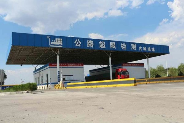 ɽ����8�µ�ǰ������γ���Ϣ��������