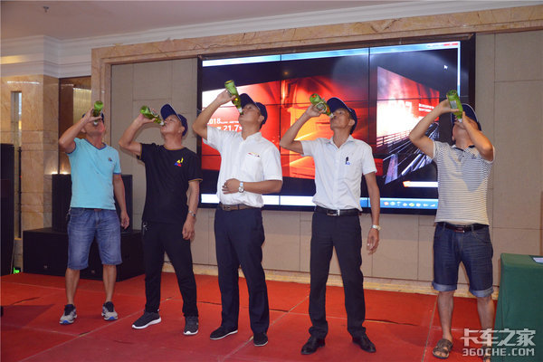 ��Ǯ����&nbsp;һ�����J6Pǣ������ʢ������