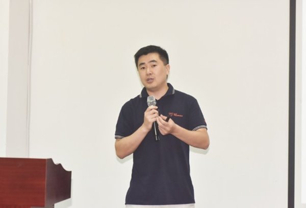 现场订购60辆!联合卡车新型智能环保渣土车研讨会顺利召开